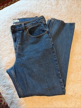 Abercrombie Curve Love 90s Straight Mid Rise Jeans